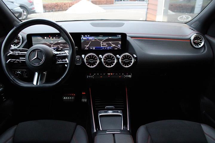 Sort Mercedes EQA250+ fra 2024