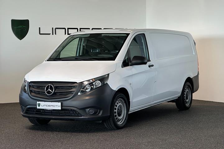Hvid Mercedes eVito 111 fra 2021 set udefra