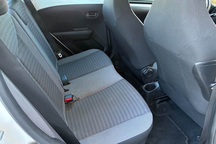 Hvid Toyota Aygo fra 2019