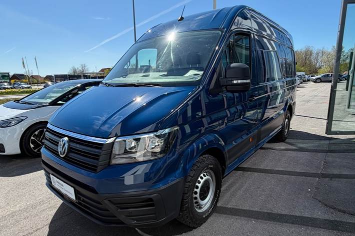 Gul VW Crafter 30 fra 2020