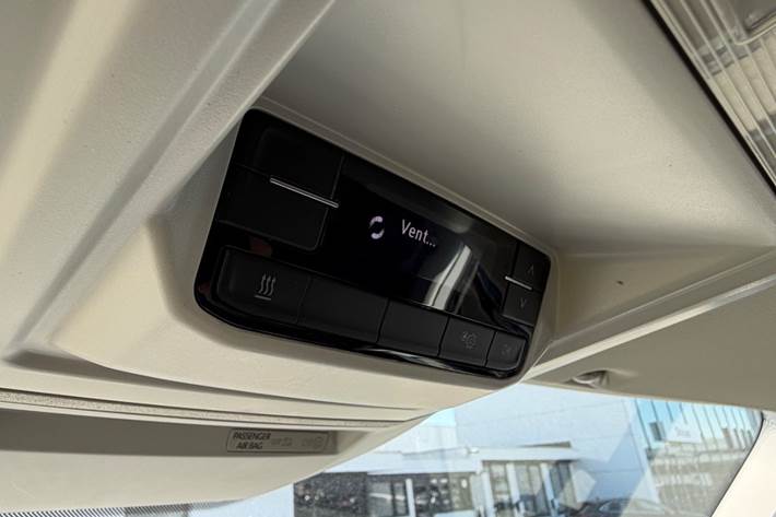 Hvid VW Crafter 35 fra 2023