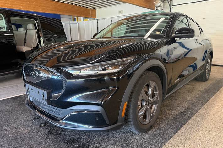 Sort Ford Mustang Mach-E fra 2021