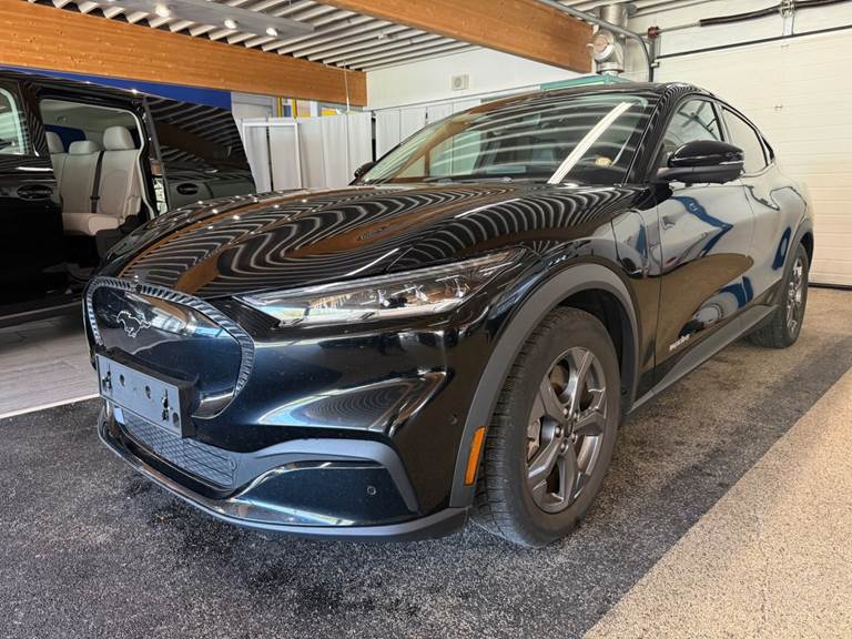 Ford Mustang Mach-E 88 Extended Range