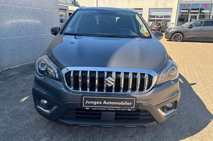 Grå Suzuki S-Cross fra 2019