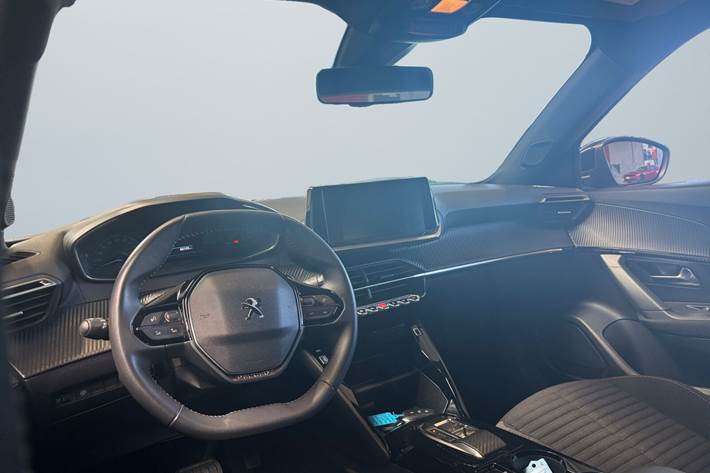 Sølv Peugeot e-2008 fra 2023