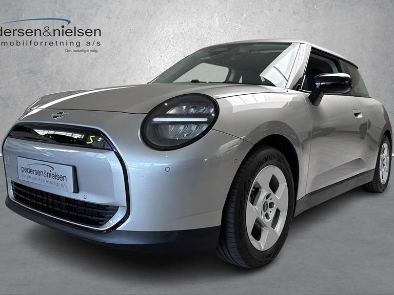 Mini Cooper SE EL Essential Trim Option Level XS 218HK 3d Aut.