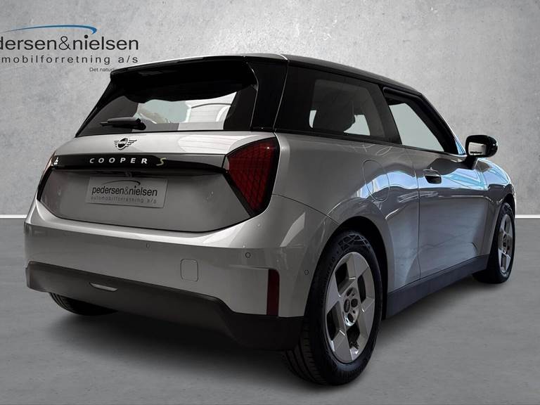 Mini Cooper SE EL Essential Trim Option Level XS 218HK 3d Aut.