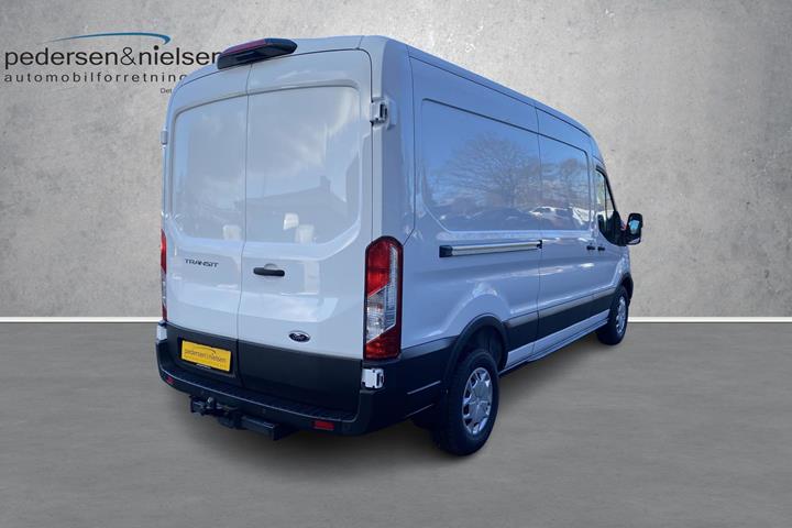 Hvid Ford Transit fra 2025