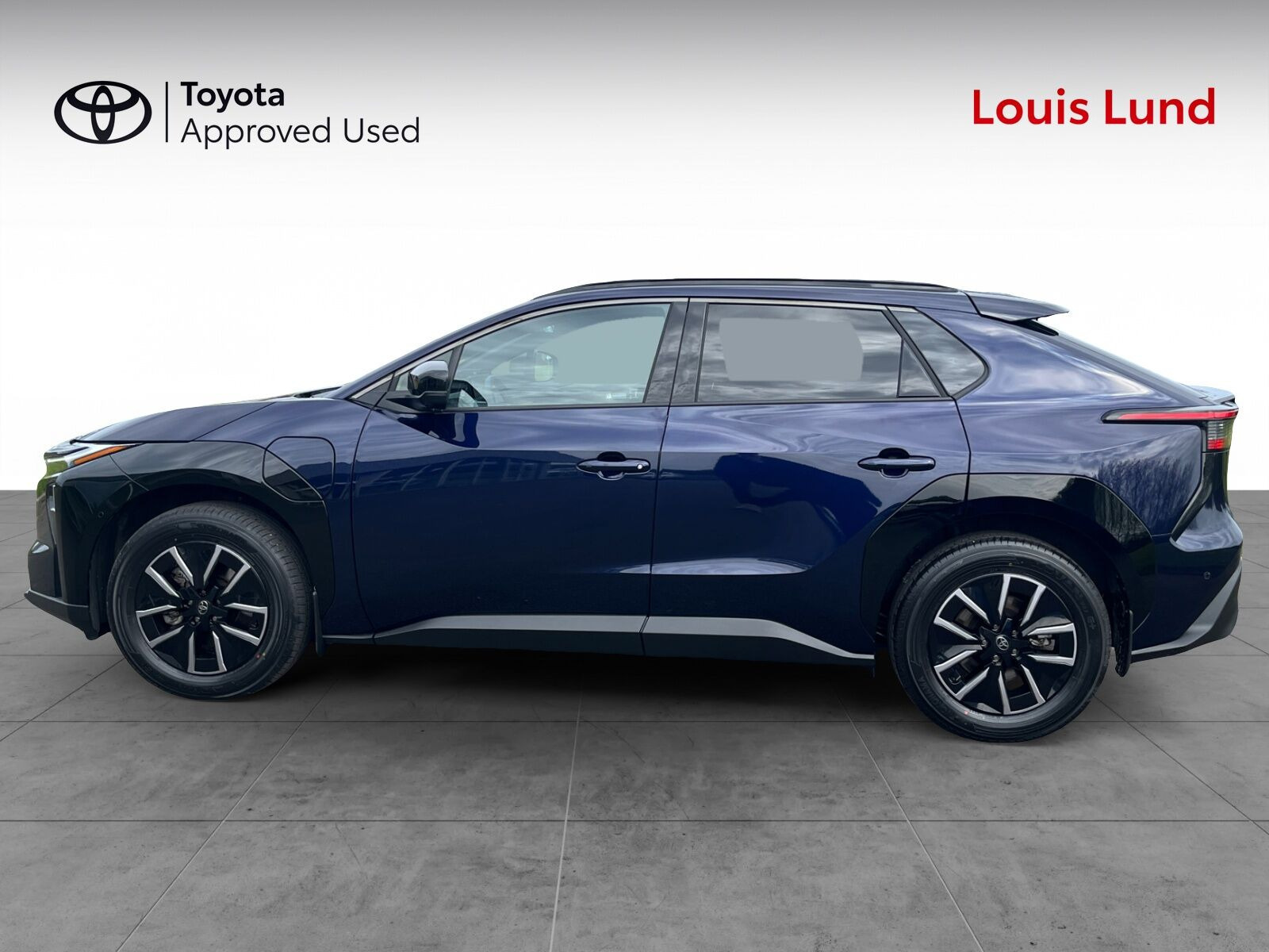 Blå Toyota BZ4X fra 2026