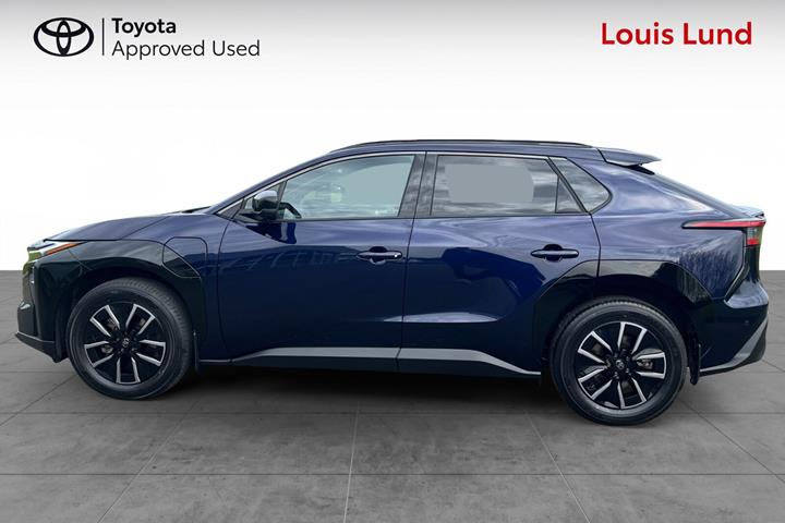 Blå Toyota BZ4X fra 2026