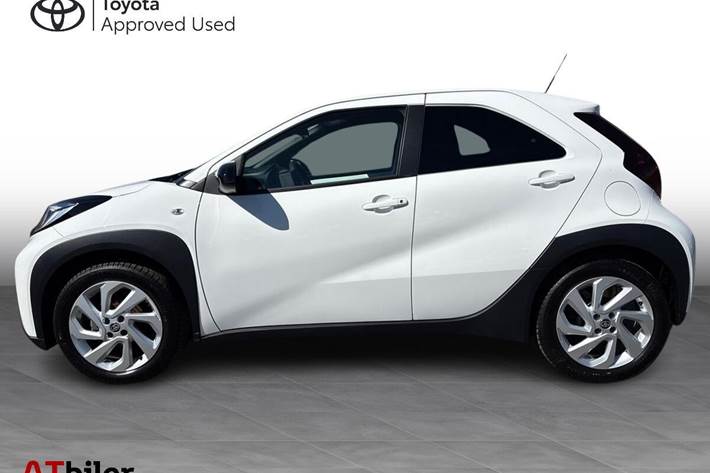 Hvid Toyota Aygo X fra 2025