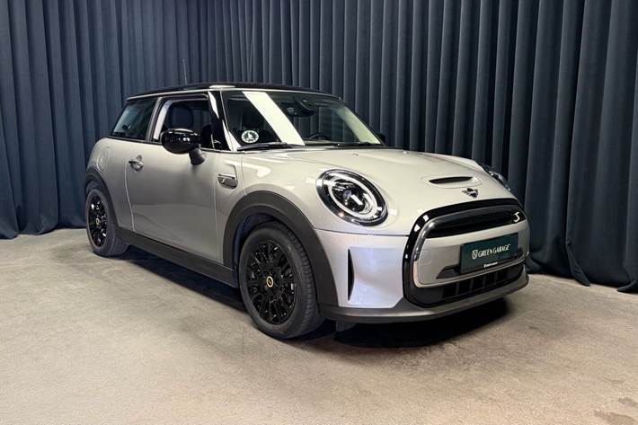 Sølv Mini Cooper fra 2023