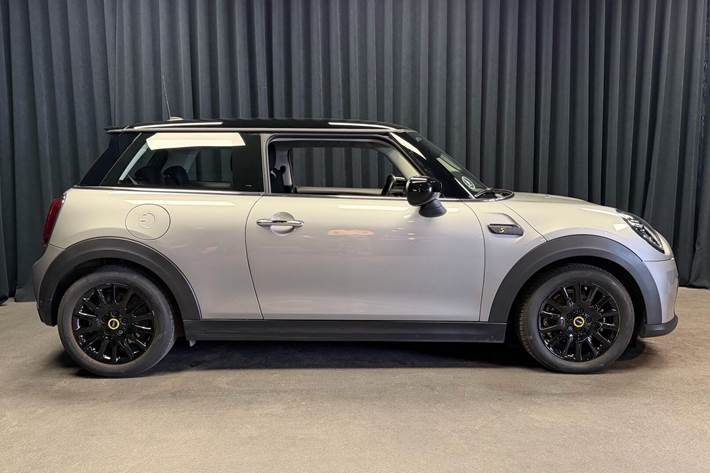 Sølv Mini Cooper fra 2023
