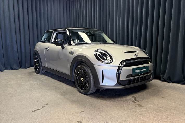 Sølv Mini Cooper fra 2023