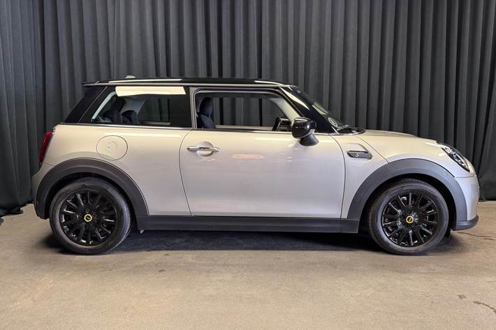 Sølv Mini Cooper fra 2023