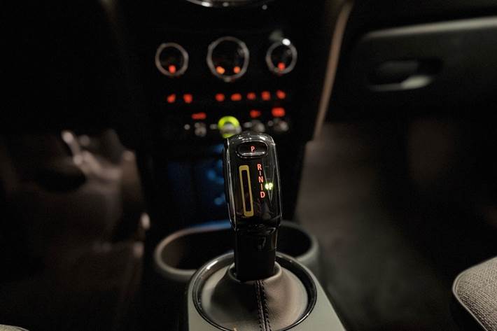 Sølv Mini Cooper fra 2023