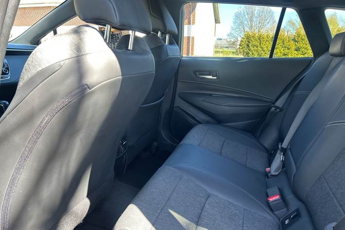 Brun Toyota Corolla fra 2021