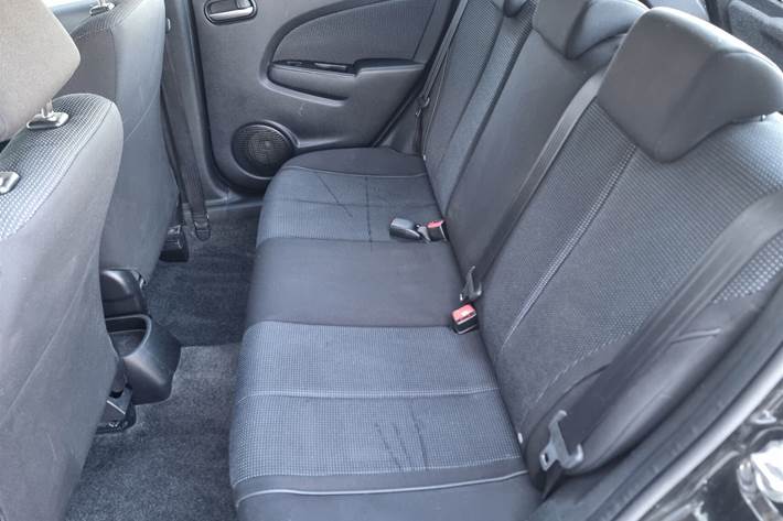 Sort Mazda 2 fra 2010