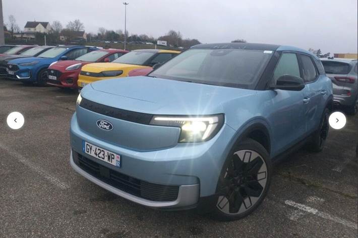 Blå Ford Explorer fra 2024