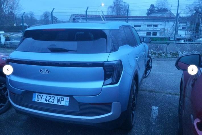 Blå Ford Explorer fra 2024