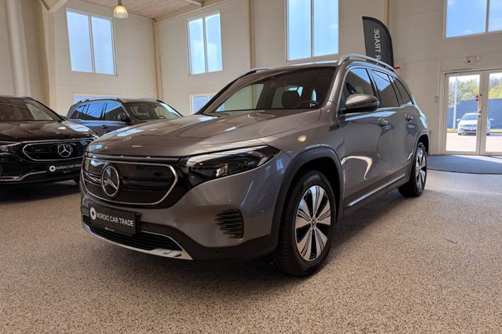 Sølv Mercedes EQB250 fra 2022