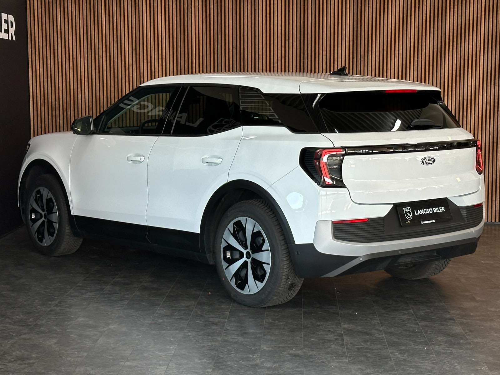 Hvid Ford Explorer fra 2025