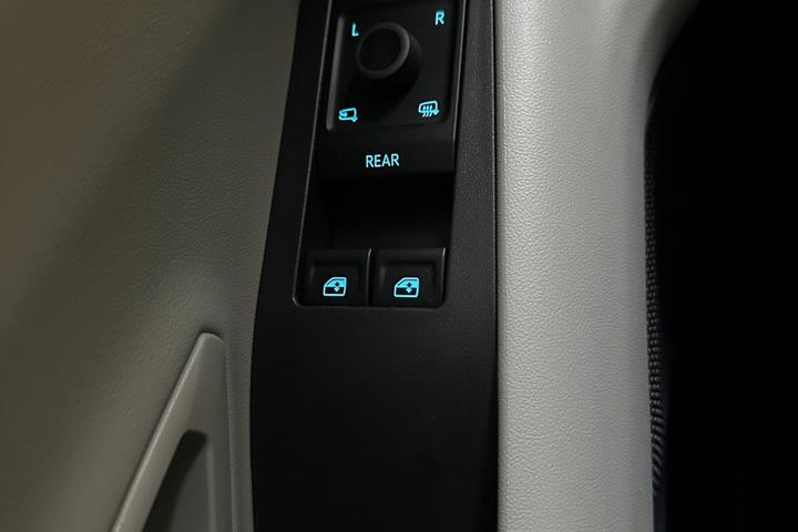 Hvid Ford Explorer fra 2025