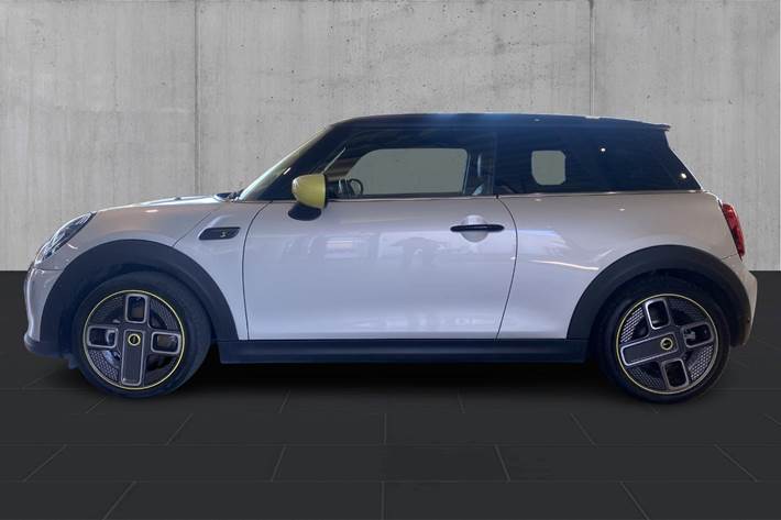 Sølv Mini Cooper SE fra 2023