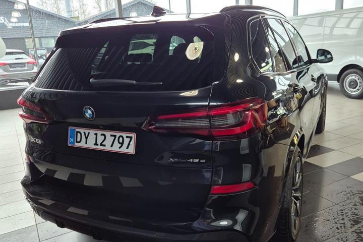 Sort BMW X5 fra 2020