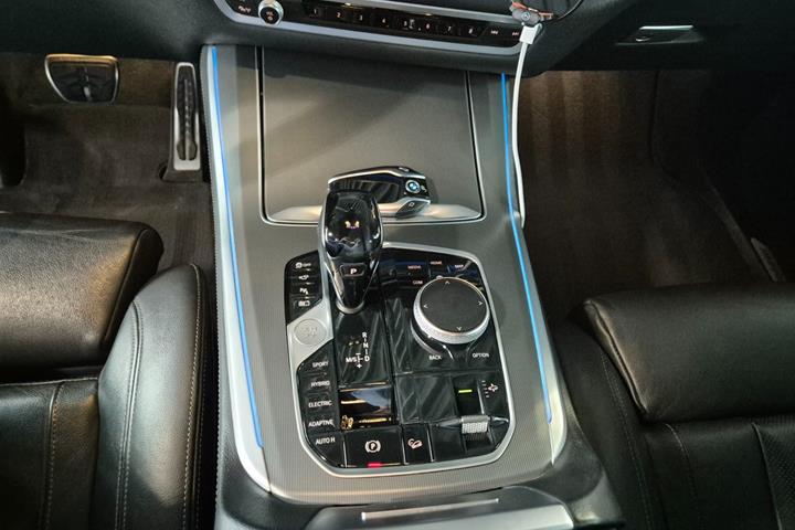Sort BMW X5 fra 2020