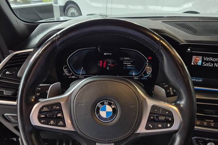 Sort BMW X5 fra 2020