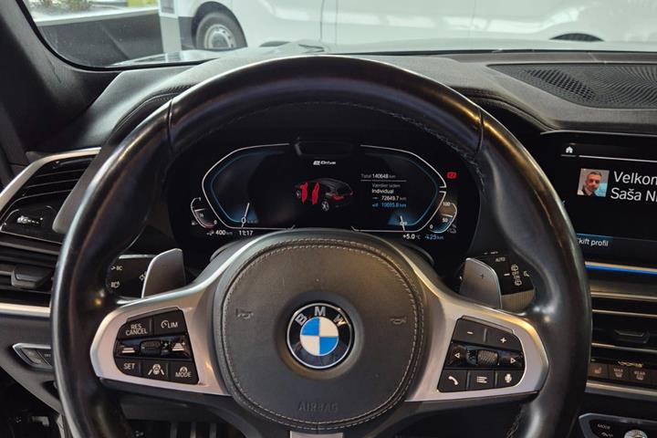 Sort BMW X5 fra 2020