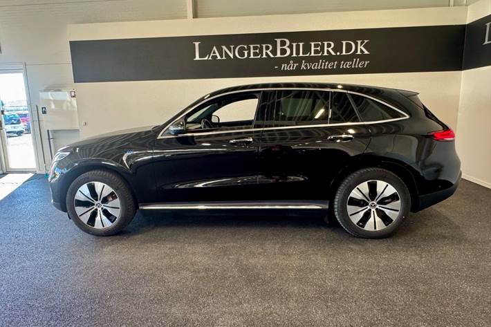 Sort Mercedes EQC400 fra 2023