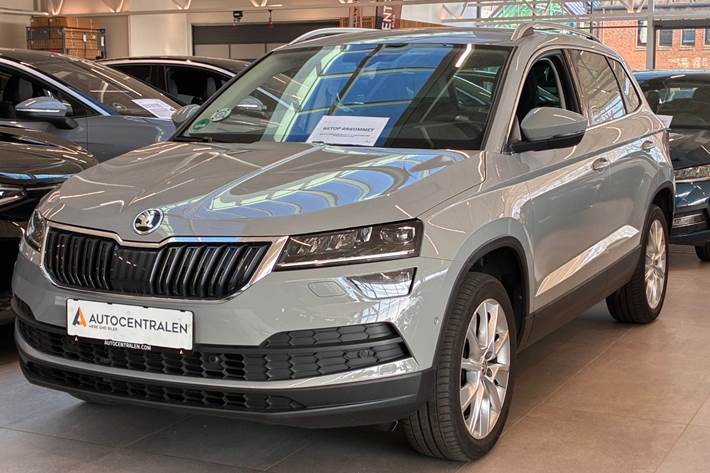 Grå Skoda Karoq fra 2021
