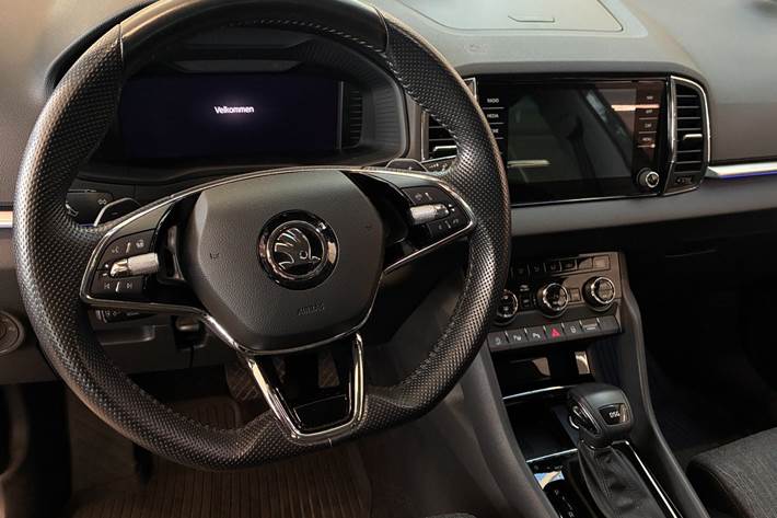 Grå Skoda Karoq fra 2021