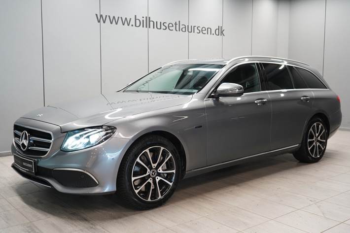 Grå Mercedes E300 de fra 2020