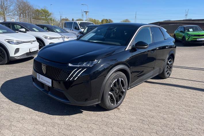 Sort Peugeot e-3008 fra 2025