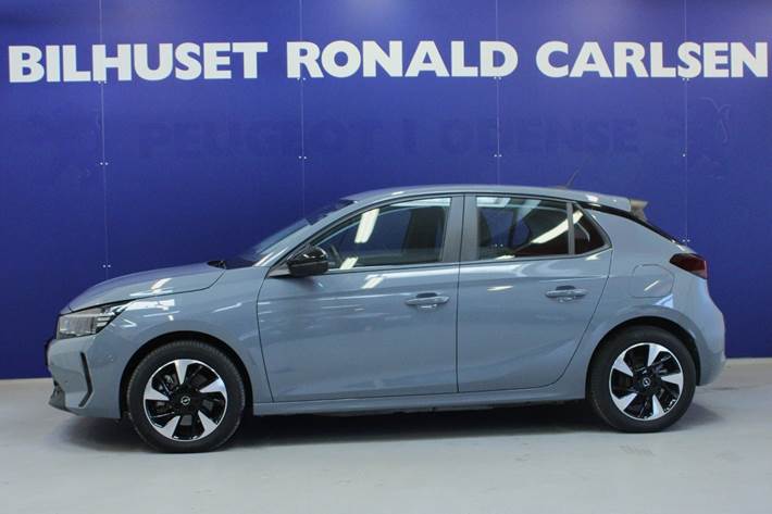Grå Opel Corsa-e fra 2024