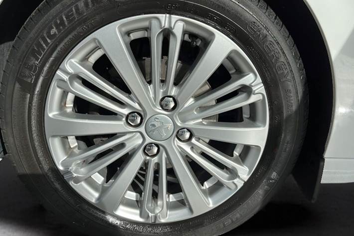 Hvid Peugeot 208 fra 2019