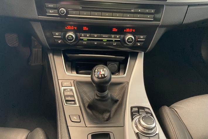 Grå BMW 520d fra 2016