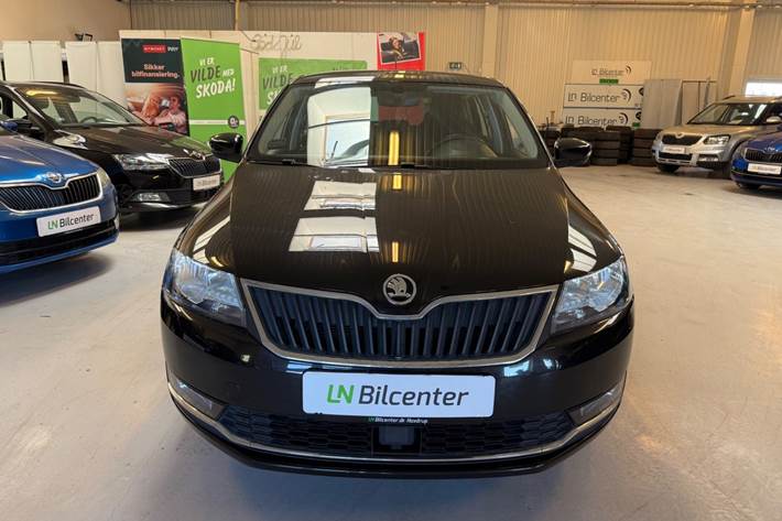 Sort Skoda Rapid fra 2018