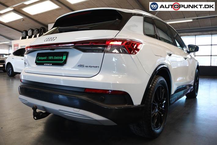 Hvid Audi Q4 e-tron fra 2025
