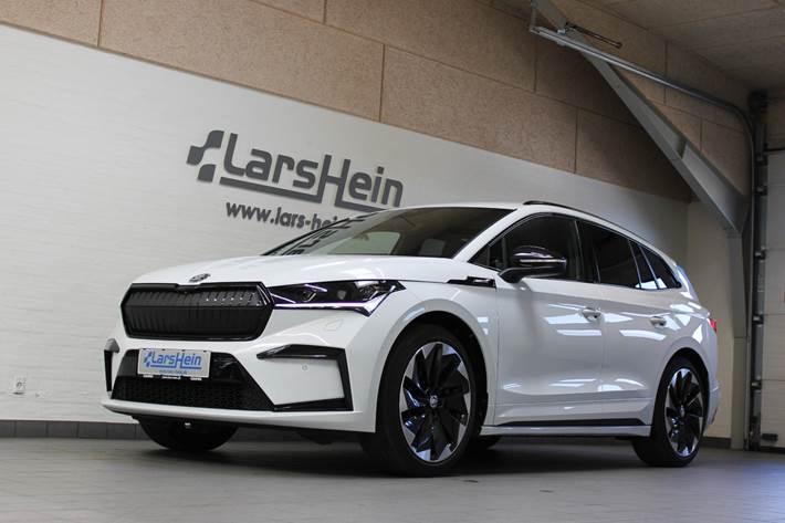 Hvid Skoda Enyaq fra 2023