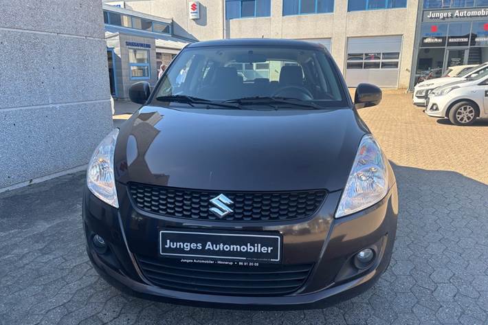 Brun Suzuki Swift fra 2012