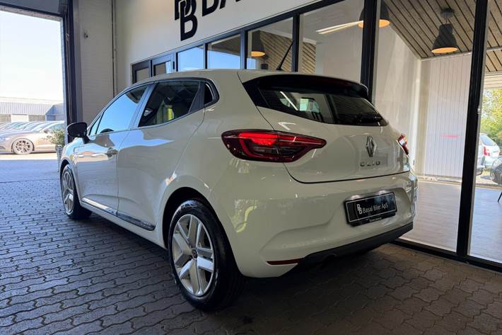 Hvid Renault Clio V fra 2020