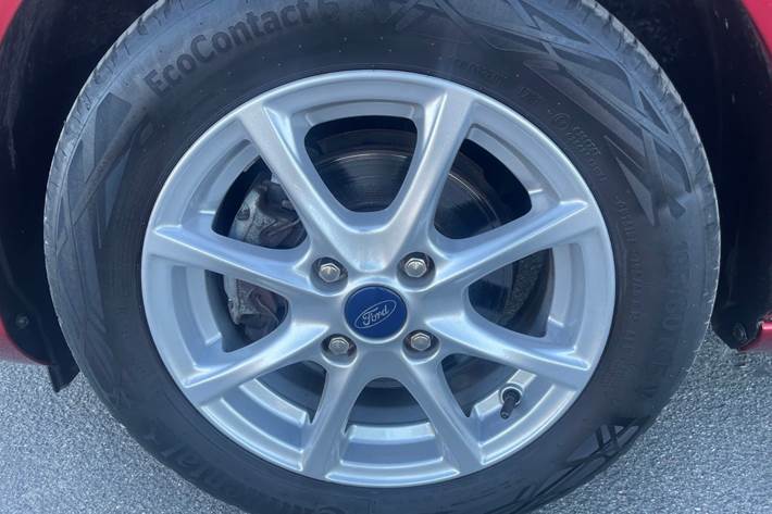 Rød Ford Fiesta fra 2021
