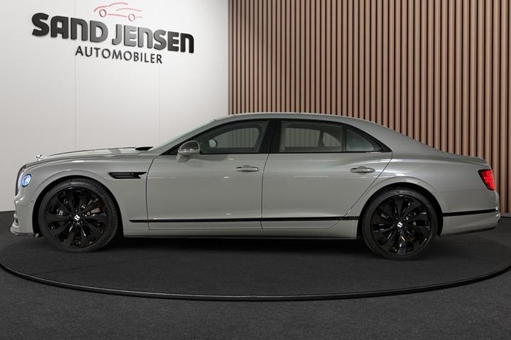 Grå Bentley Flying Spur fra 2022