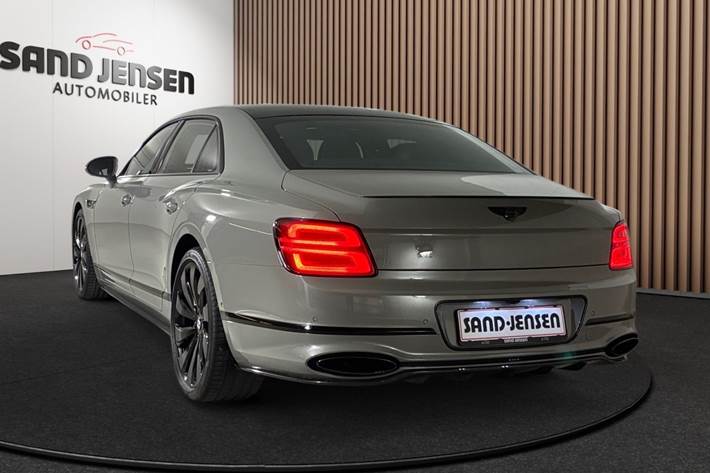 Grå Bentley Flying Spur fra 2022