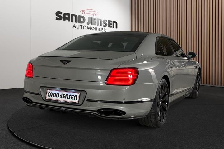 Grå Bentley Flying Spur fra 2022
