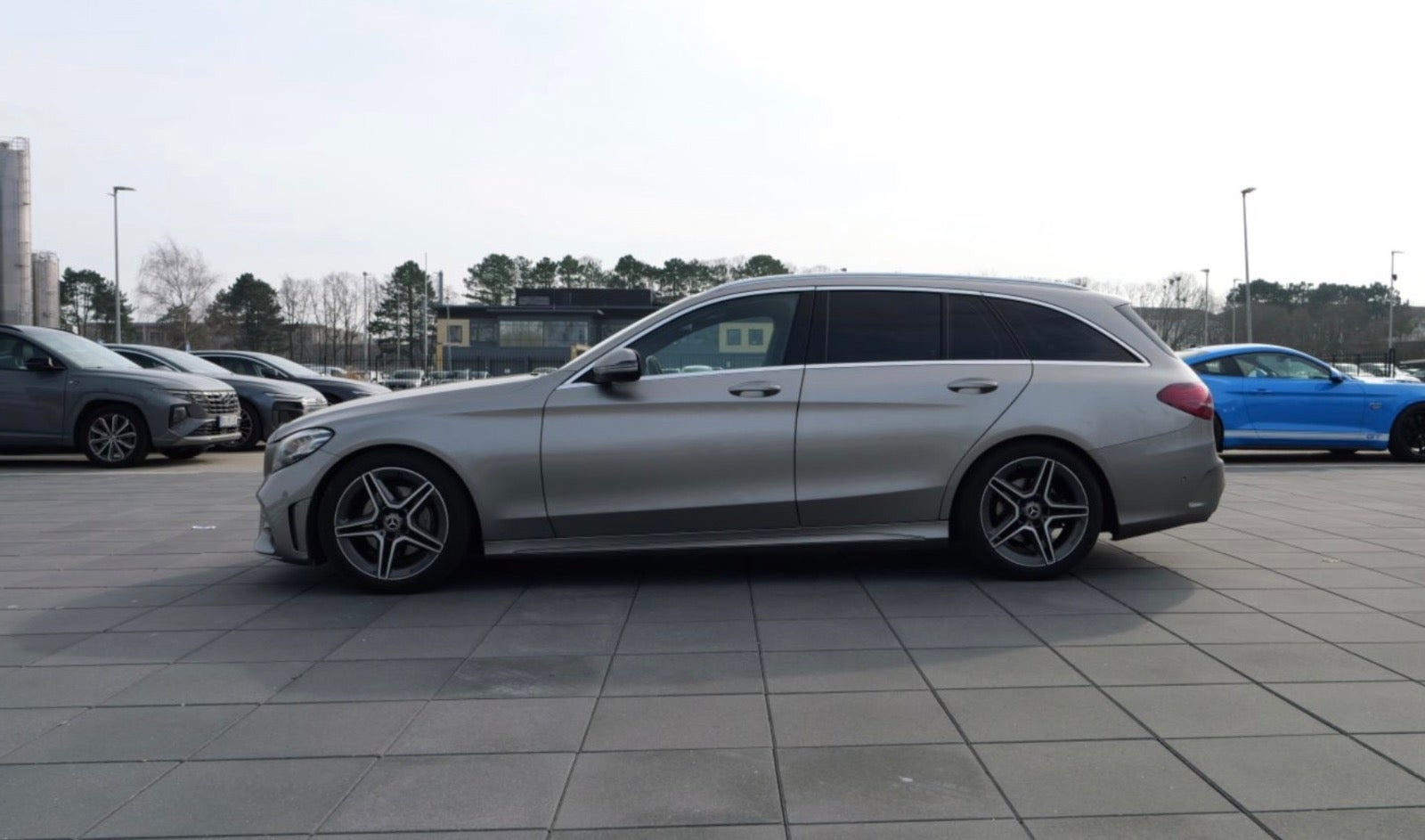 Grå Mercedes C220 d fra 2019